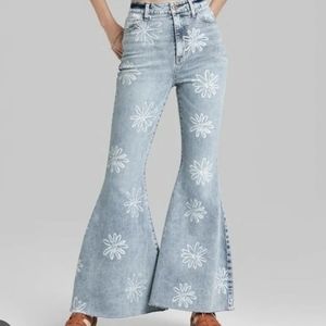 Wild Fable Highest Rise Extreme Flare Jeans, Frayed Hem, Daisy Print, Size 8